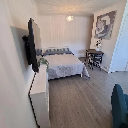 Apartment Stylish Flat In Harborne Birmingham